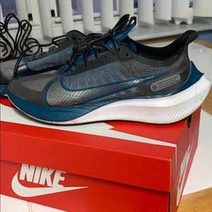 Nike Zoom Gravity Off Noir Metallic Blue